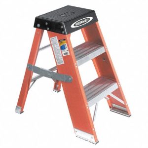 Escalera tipo banco de 3 pasos capacidad de carga 375 libras